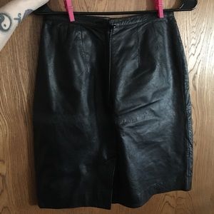 *Genuine leather* super cute skirt 90s brand Matter of Degrees